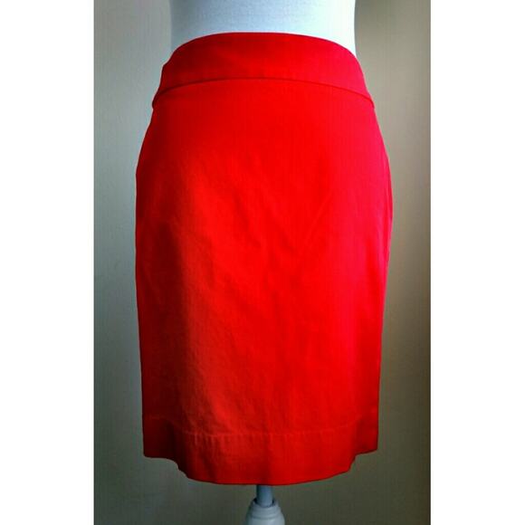 Banana Republic Dresses & Skirts - Banana Republic Sloan Pencil Skirt - Size 4P - GUC
